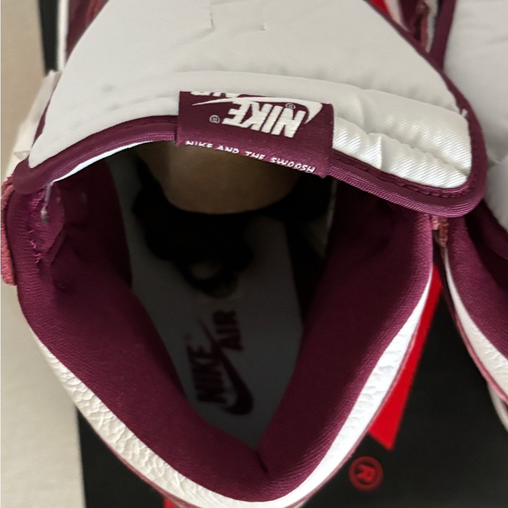 JORDAN 1 OG BORDEAUX HIGH - Picture 2 of 6